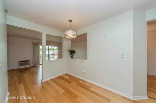 Glenview, IL 60025,1220 Depot Street #411