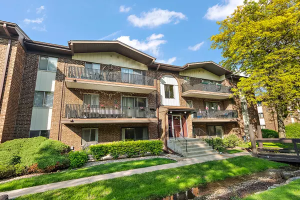 Crestwood, IL 60418,5235 James Lane #1202