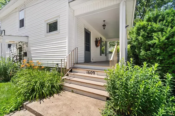 Bloomington, IL 61701,1609 E Taylor Street