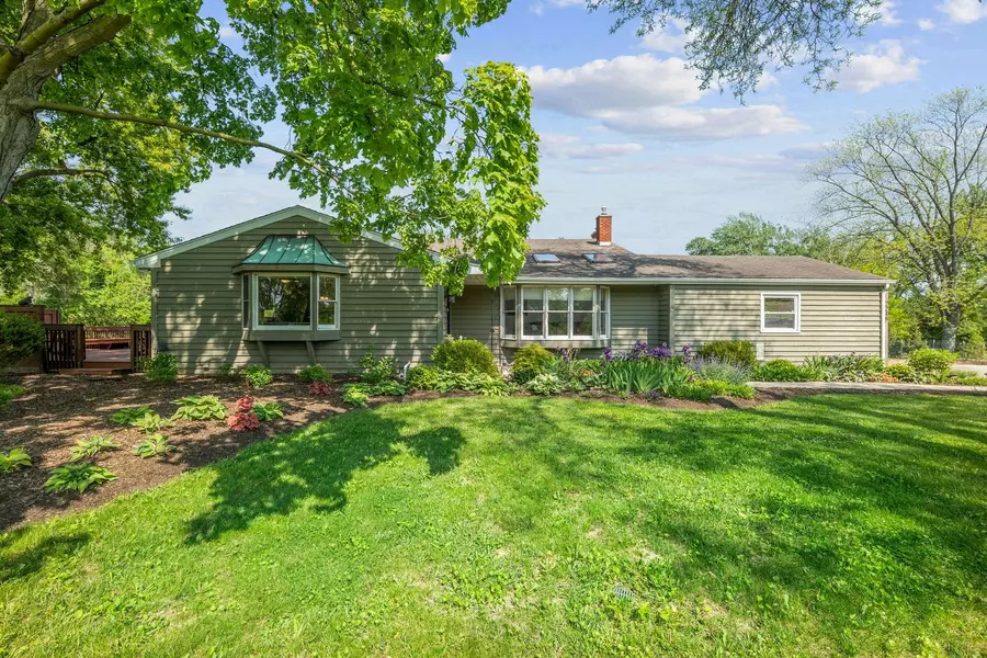 2248 Heathercliff Drive, Libertyville, IL 60048