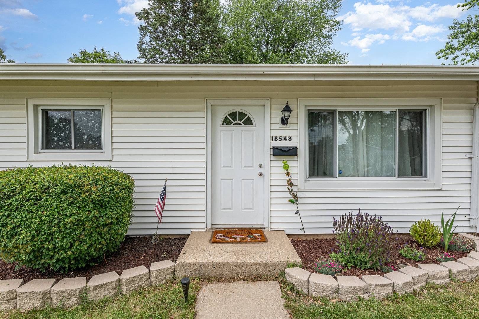 Gurnee, IL 60031,18548 W Woodland Terrace