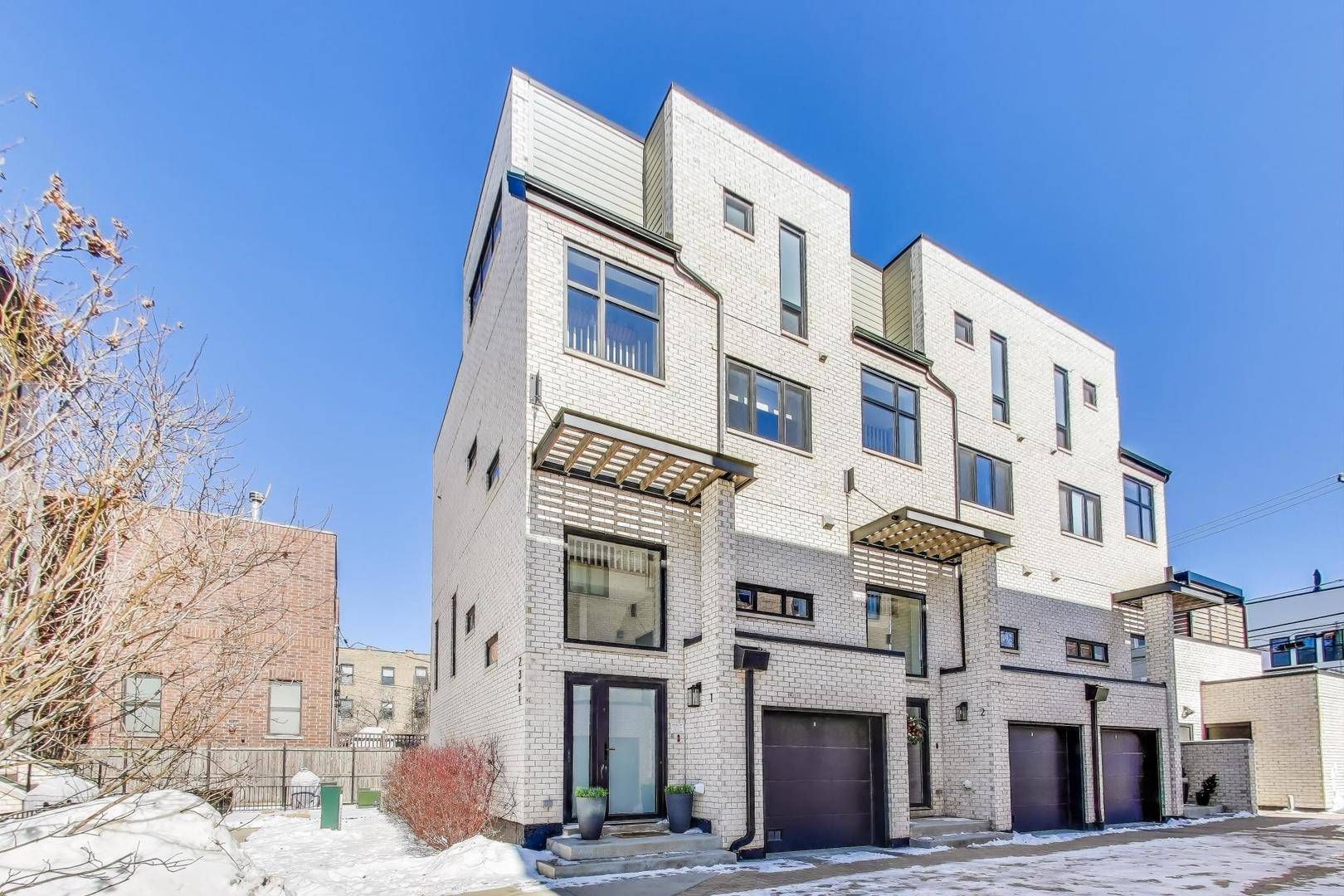 Chicago, IL 60647,2301 N Rockwell Street #1