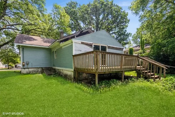 Momence, IL 60954,311 N Walnut Street