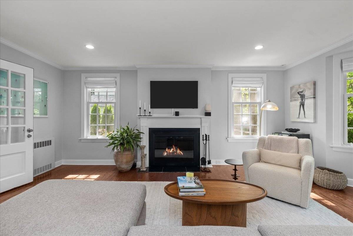 Lake Bluff, IL 60044,409 Crescent Drive