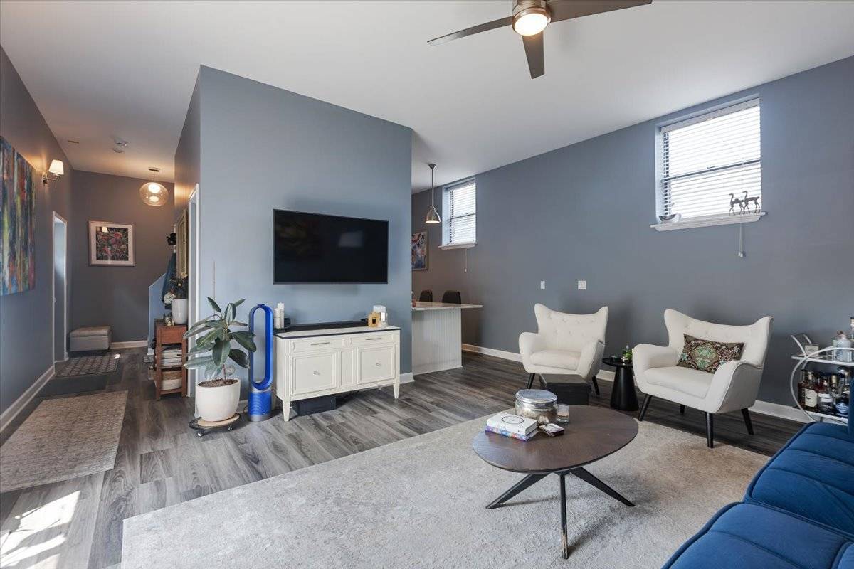 Brookfield, IL 60513,3713 Grand Boulevard #10
