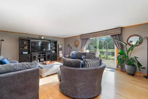 Tinley Park, IL 60477,17612 Oakwood Drive