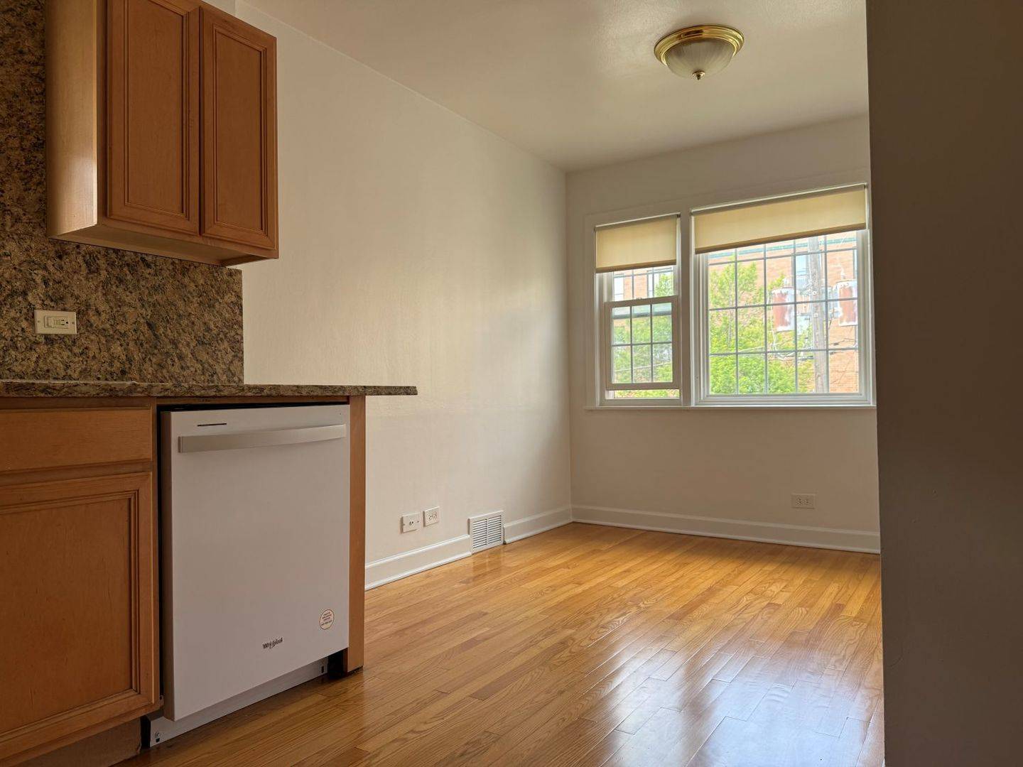 Chicago, IL 60625,5534 N Campbell Avenue #2