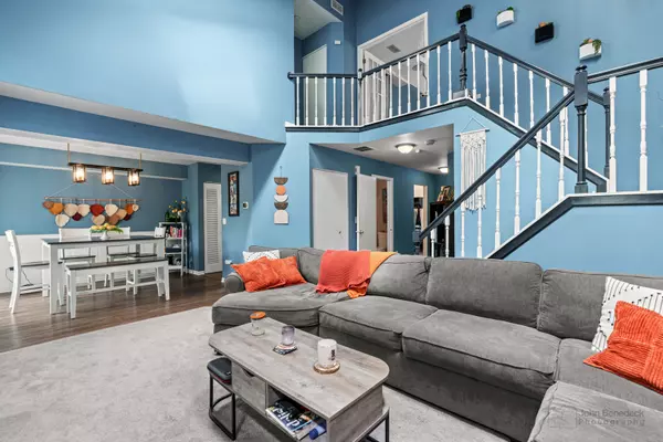 Palatine, IL 60067,870 N Auburn Woods Drive