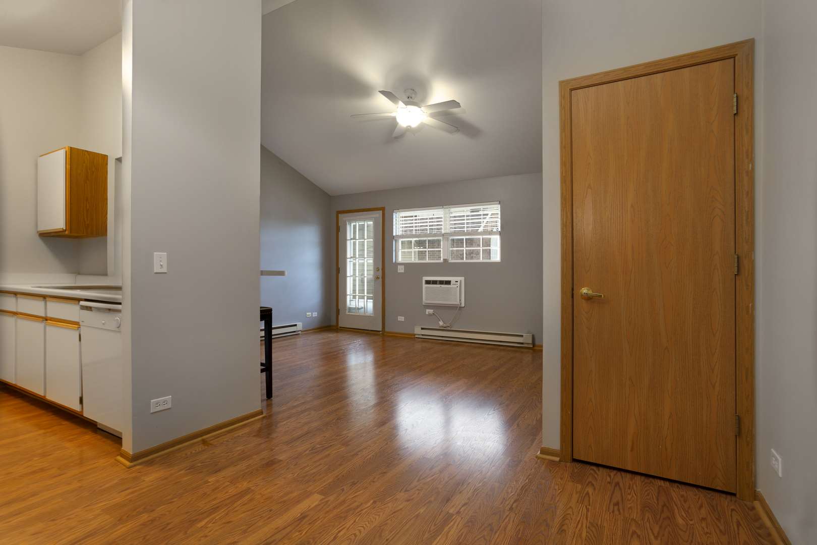 Richmond, IL 60071,410 Cunat Boulevard #3B