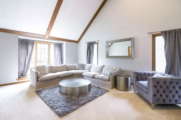 Naperville, IL 60540,841 Turnbridge Circle