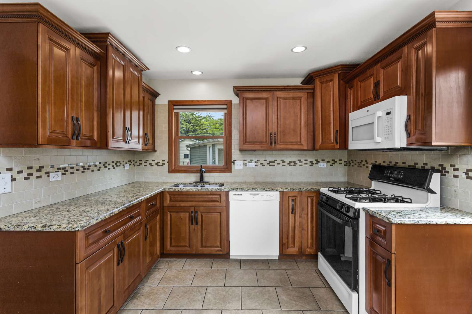 Villa Park, IL 60181,521 N 3rd Avenue