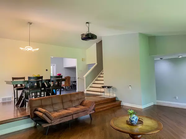 Palos Park, IL 60464,12533 S Iroquois Road