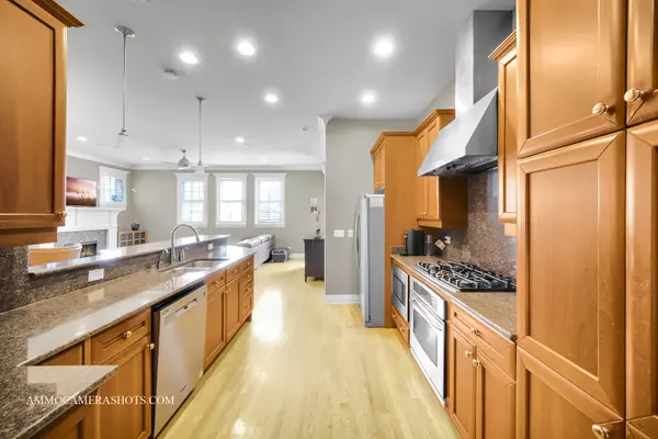 Chicago, IL 60607,1148 W Monroe Street #6NW