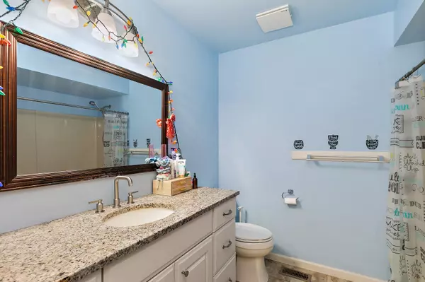 Elgin, IL 60123,Address not disclosed