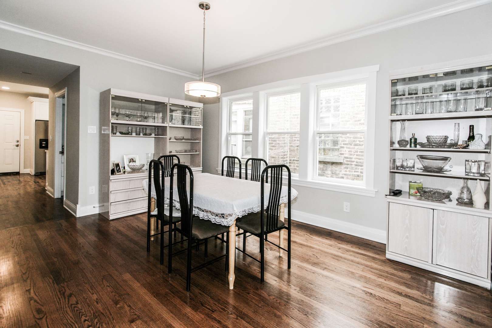 Chicago, IL 60641,5317 W Montrose Avenue #1