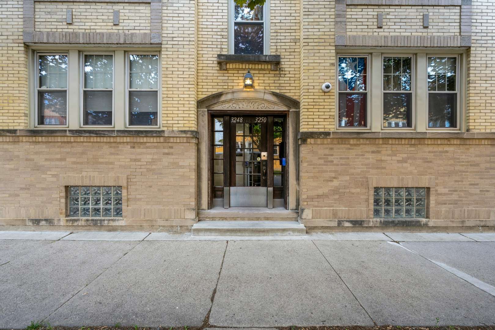 Chicago, IL 60641,3250 N Linder Avenue #3D