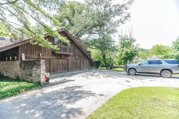 Burr Ridge, IL 60527,8080 Wolf Road