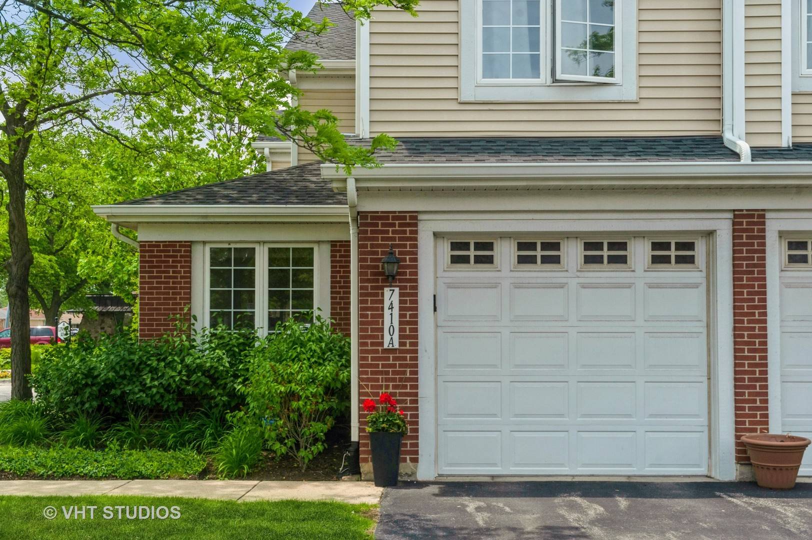 Skokie, IL 60076,7410 LINCOLN Avenue #A