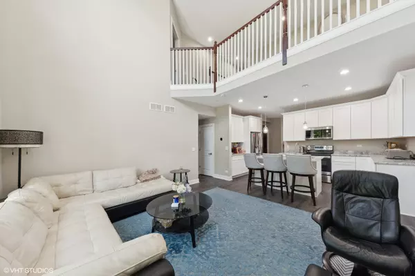 Wheeling, IL 60090,75 Prairie Court