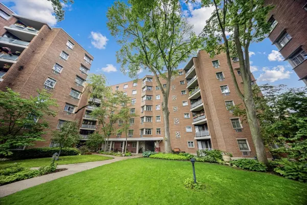 1866 Sherman Avenue #3NE, Evanston, IL 60201