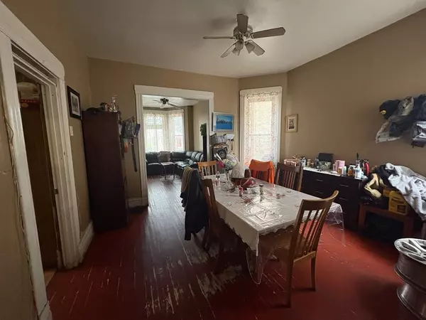 Chicago, IL 60651,1530 N SPRINGFIELD Avenue