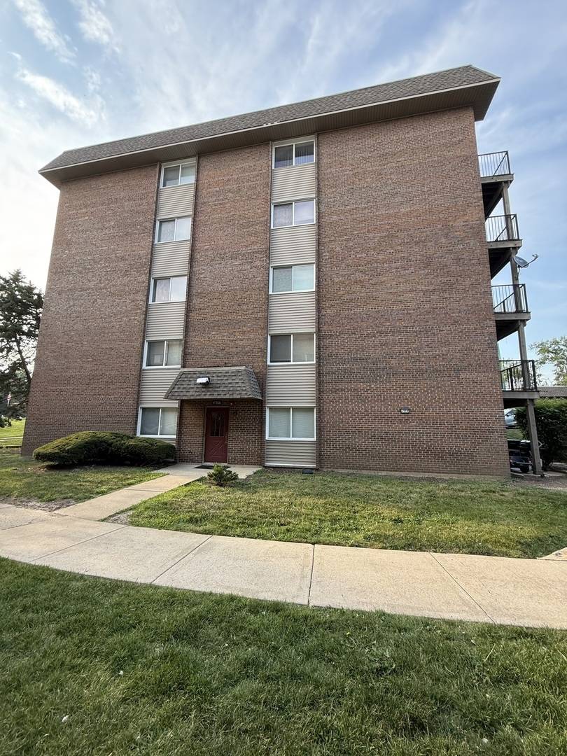 4508 Beau Monde Drive #5, Lisle, IL 60532