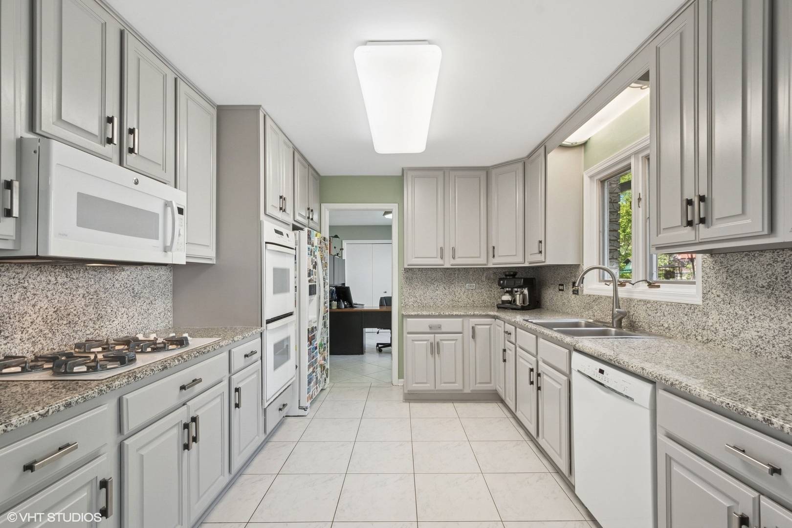 Highland Park, IL 60035,3105 Warbler Place
