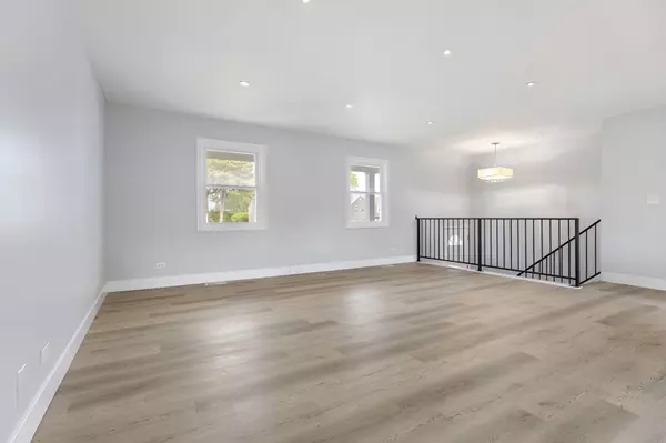 Schaumburg, IL 60194,104 N Braintree Drive