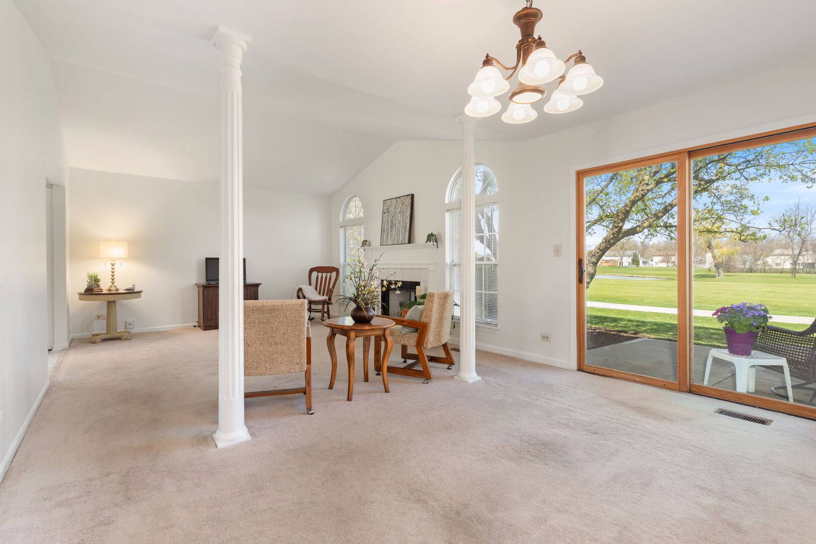 Glendale Heights, IL 60139,1487 Club Drive