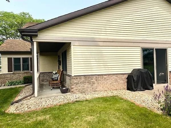 Sterling, IL 61081,808 Village Lane #A