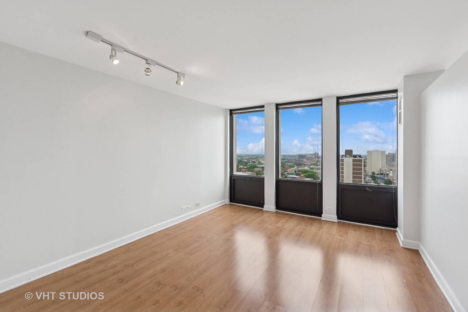 Chicago, IL 60614,444 W Fullerton Parkway #1702