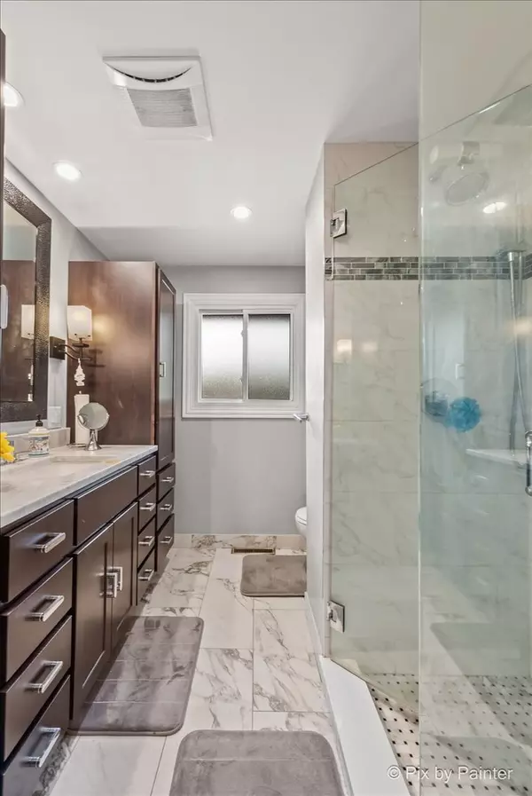 Schaumburg, IL 60193,611 Brewster Lane