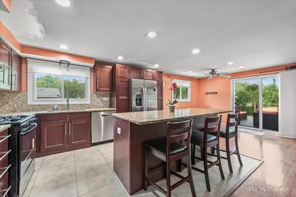 Schaumburg, IL 60193,611 Brewster Lane