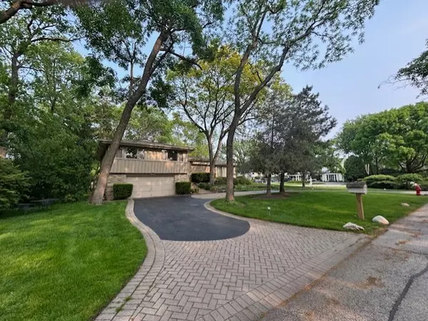 Northfield, IL 60093,73 W Canterbury Lane