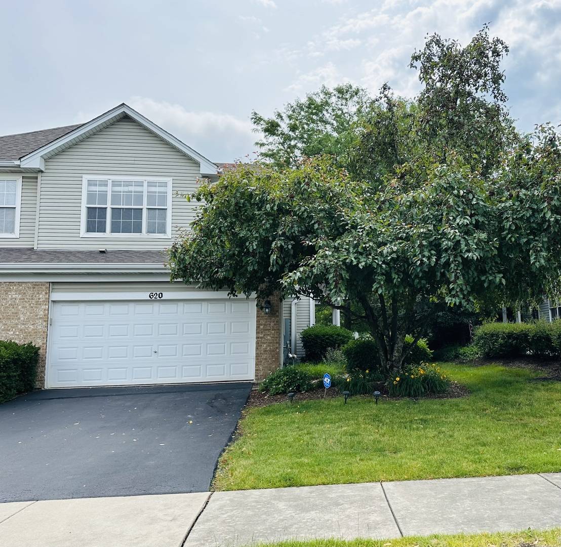 620 Lakeridge Court, Naperville, IL 60563