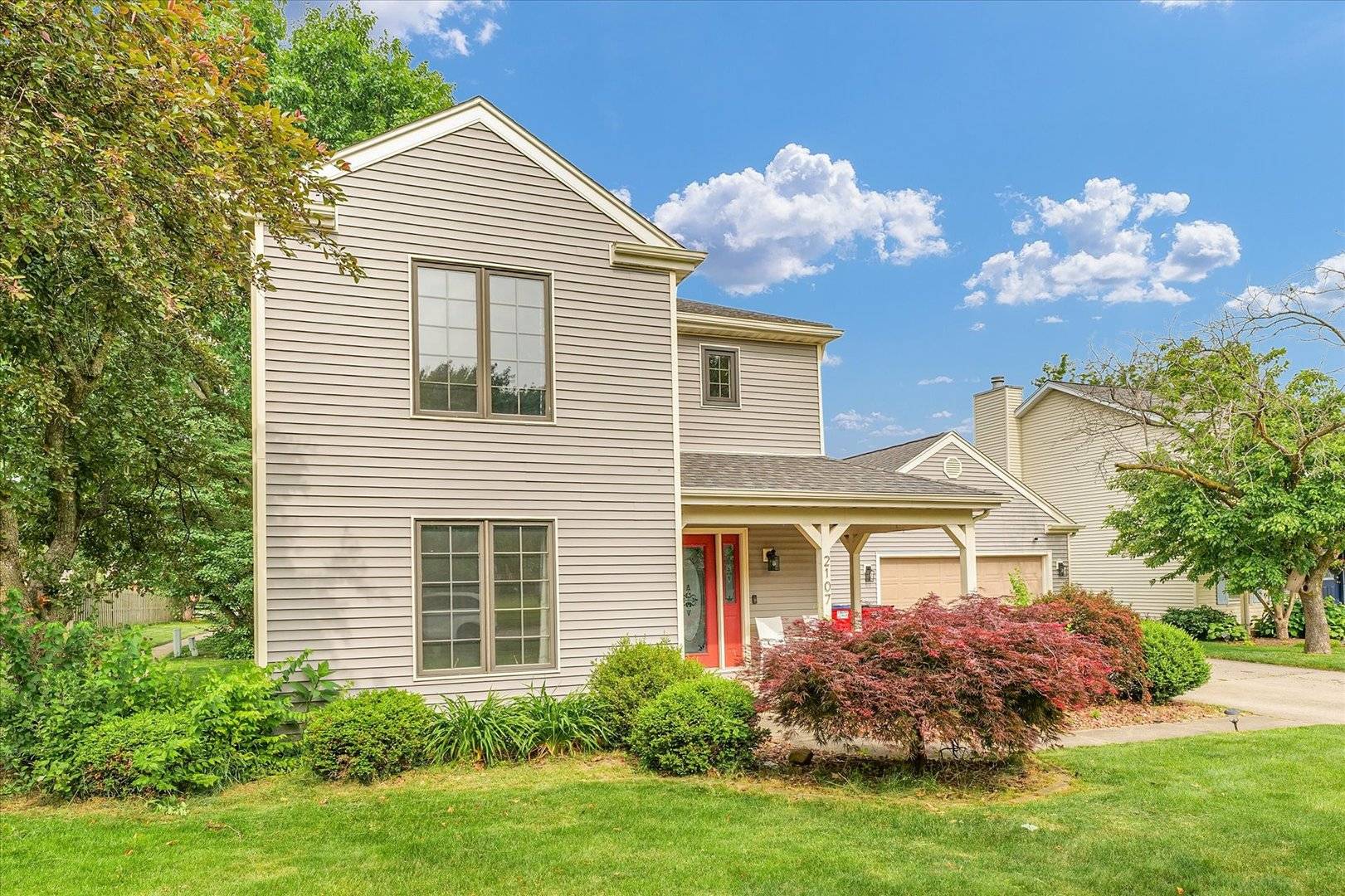 Champaign, IL 61822,2107 Woodland Glen Lane