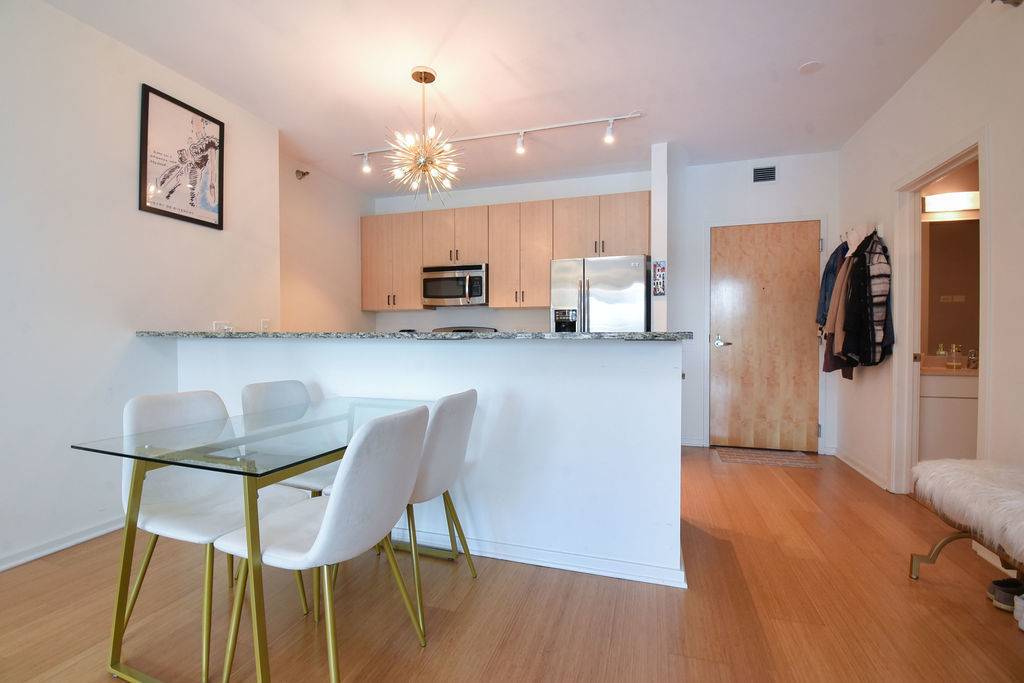 Chicago, IL 60607,123 S GREEN Street #602B