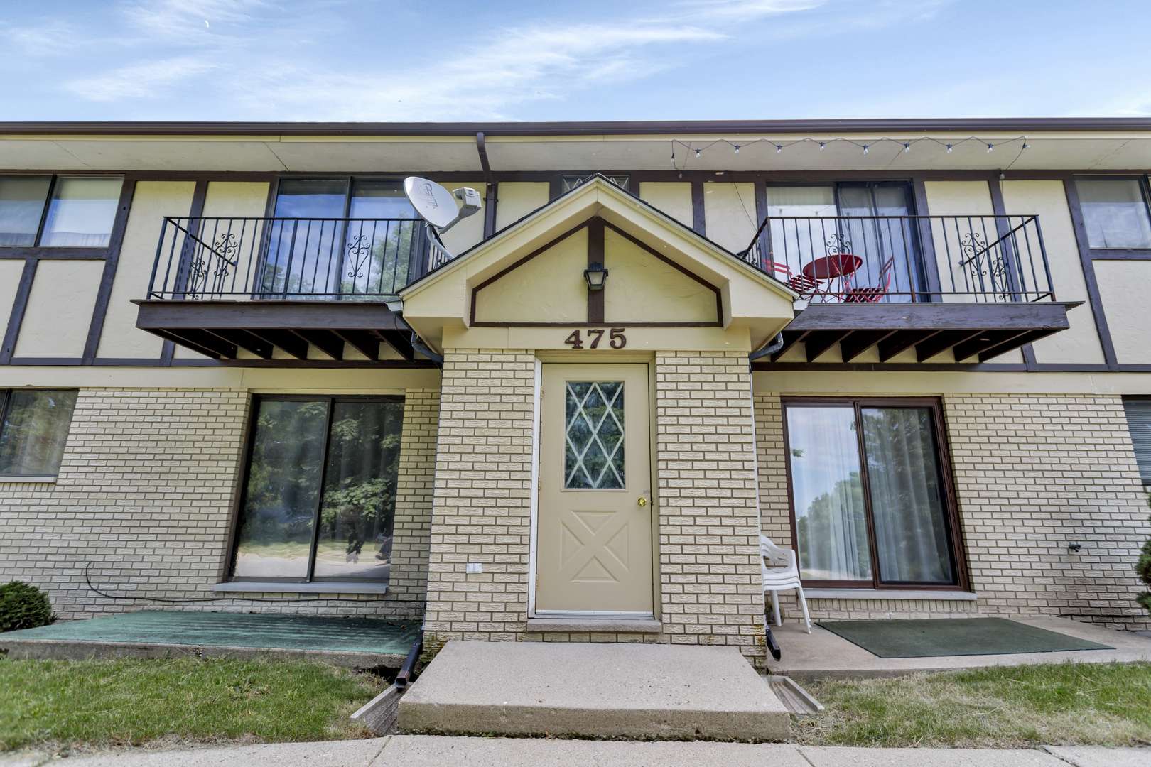 Elgin, IL 60123,475 S Belmont Avenue #3