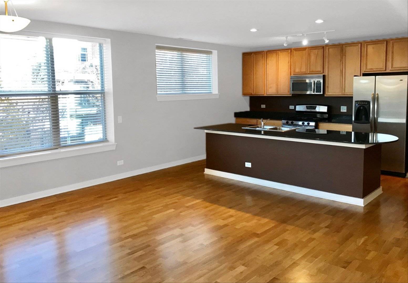 Chicago, IL 60612,2231 W Maypole Avenue #201