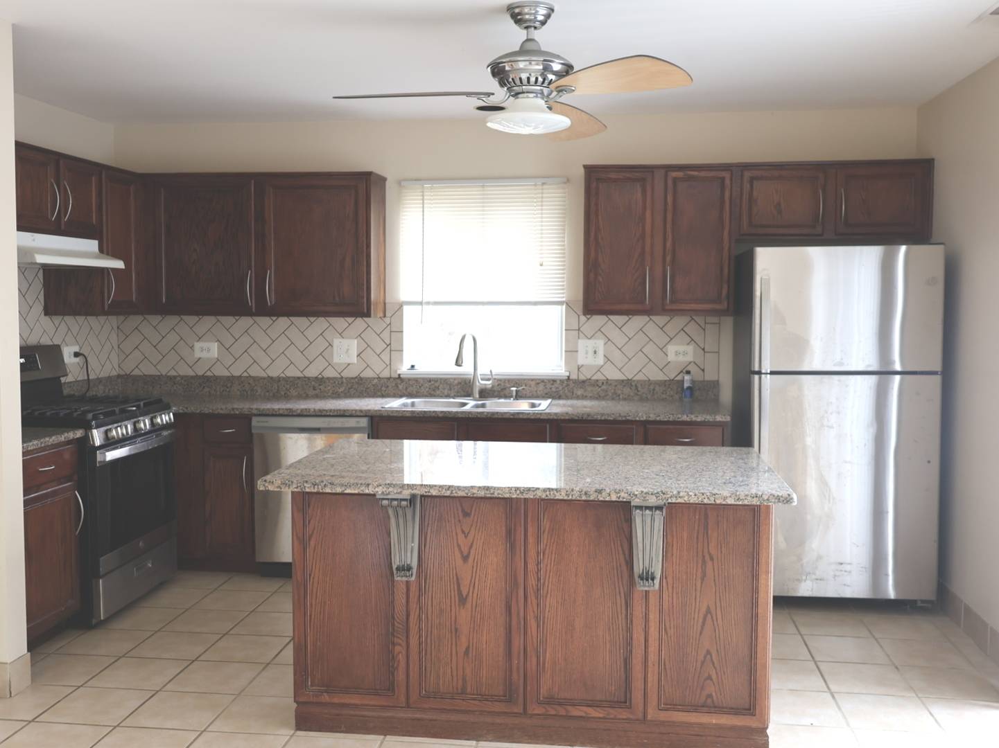 Waukegan, IL 60085,922 S Darla Court