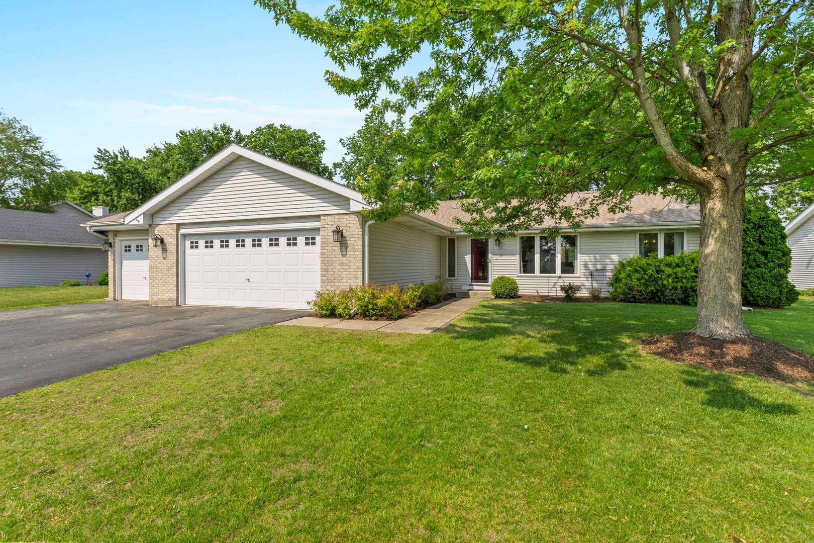 Roscoe, IL 61073,10556 Meadowsweet Lane