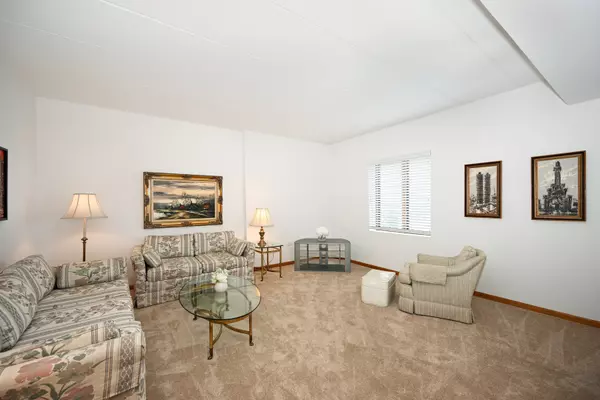 Villa Park, IL 60181,1500 S Ardmore Avenue #310