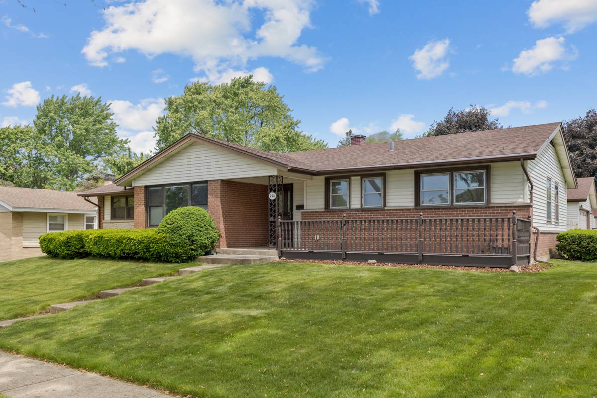 298 Fern Drive, Elk Grove Village, IL 60007