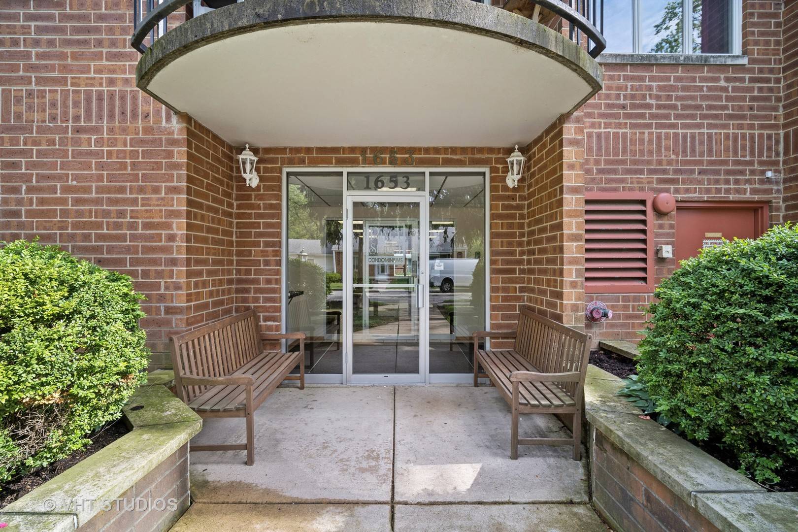 Des Plaines, IL 60016,1653 River Street #405