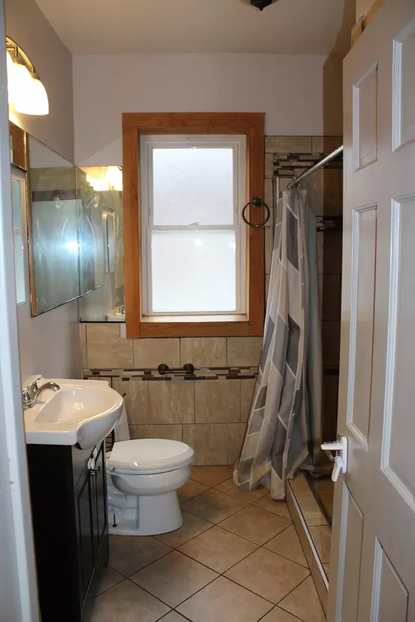 Berwyn, IL 60402,2102 Gunderson Avenue