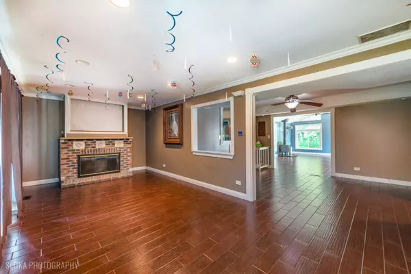 Streamwood, IL 60107,114 Jill Lane