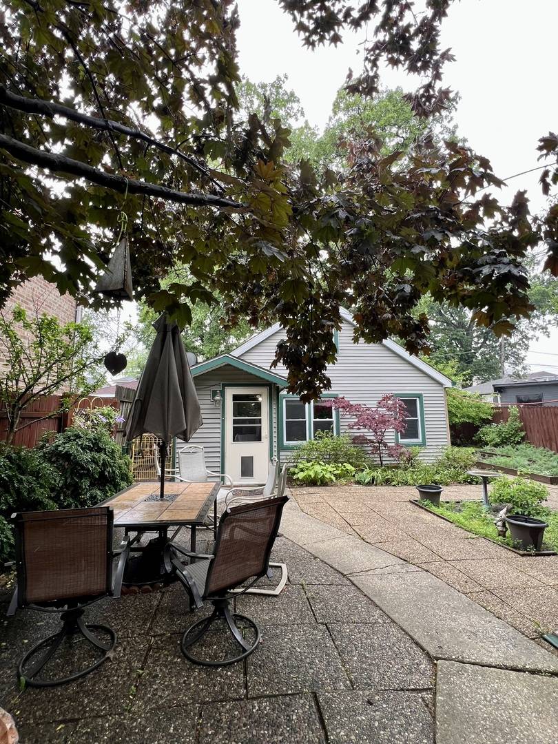 Chicago, IL 60639,2110 N Mobile Avenue