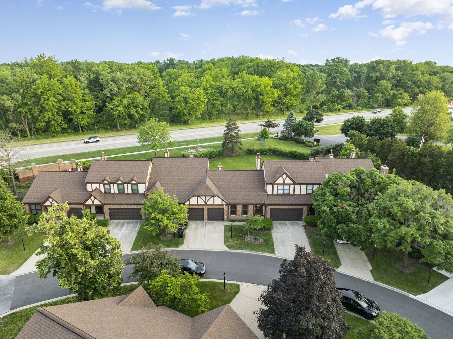 Westchester, IL 60154,3072 Carlton Court