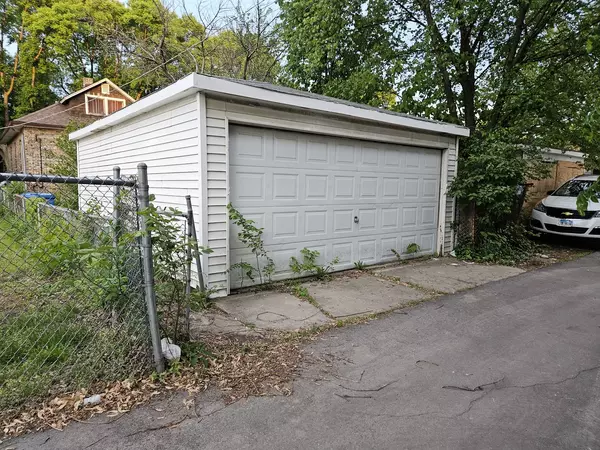 Chicago, IL 60651,Address not disclosed