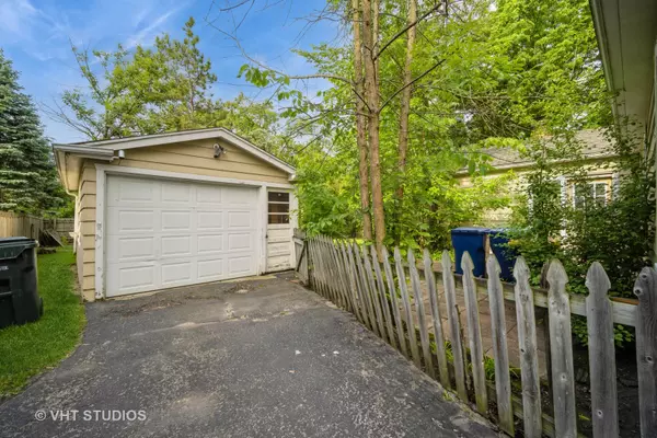 Northbrook, IL 60062,1731 Maple Avenue